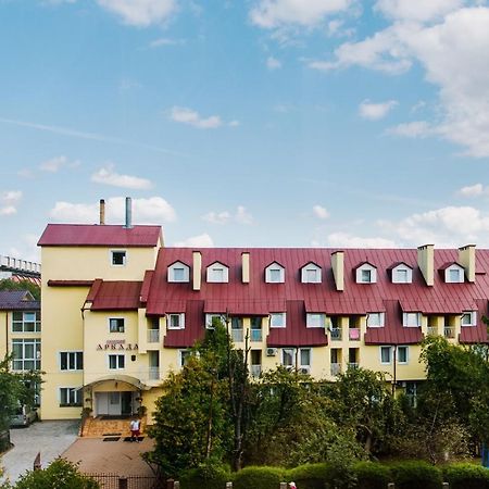 Arkada Sanatorium Hotel Truskavets Buitenkant foto