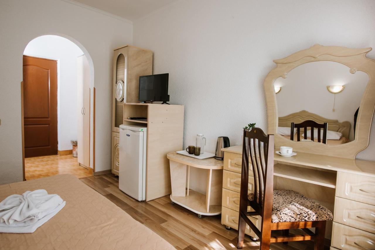 Arkada Sanatorium Hotel Truskavets Buitenkant foto