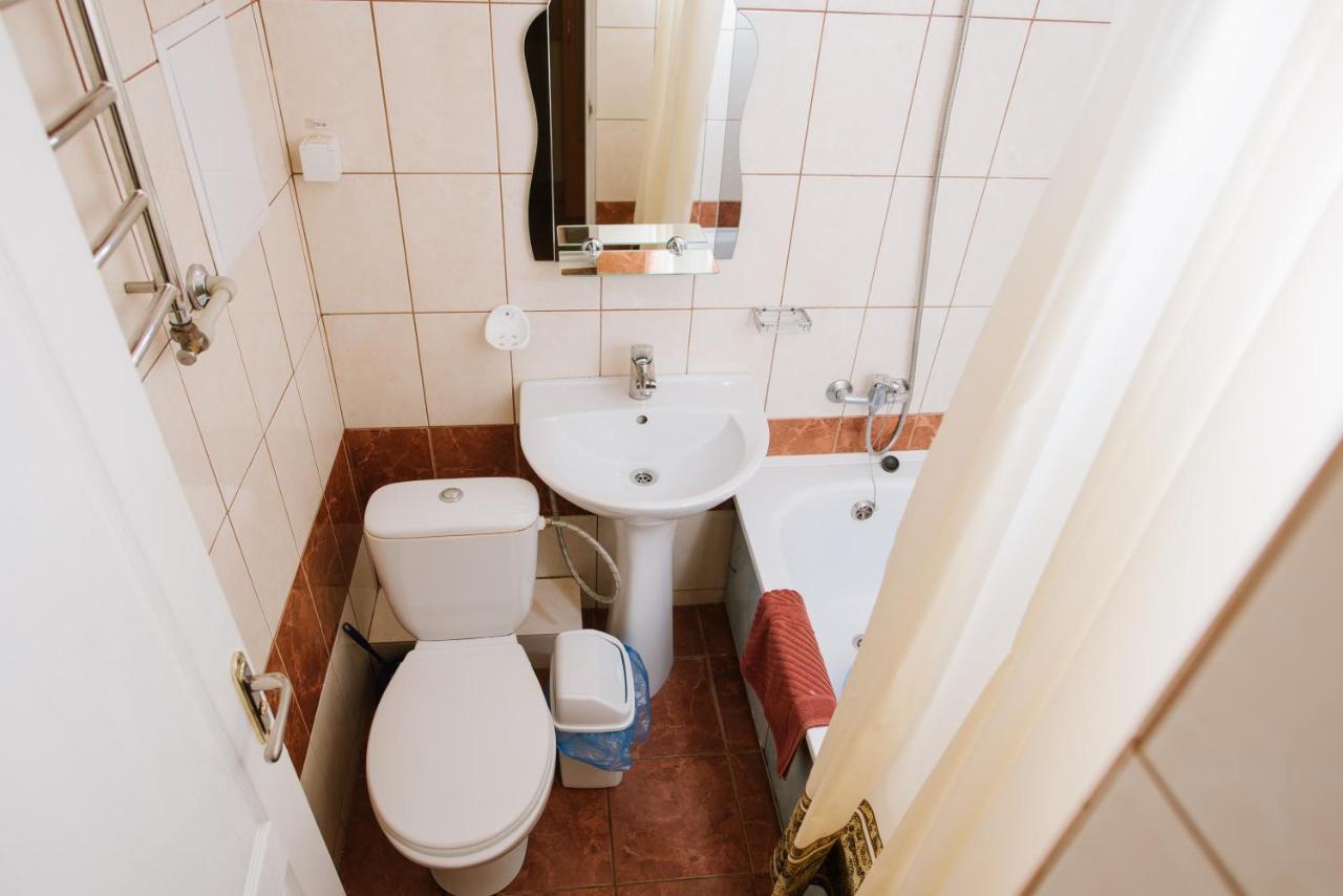 Arkada Sanatorium Hotel Truskavets Buitenkant foto